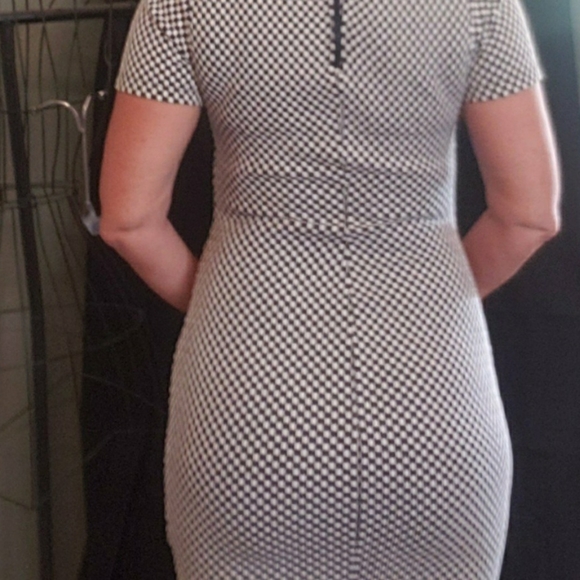 Black and white bodycon dress - Picture 4 of 6